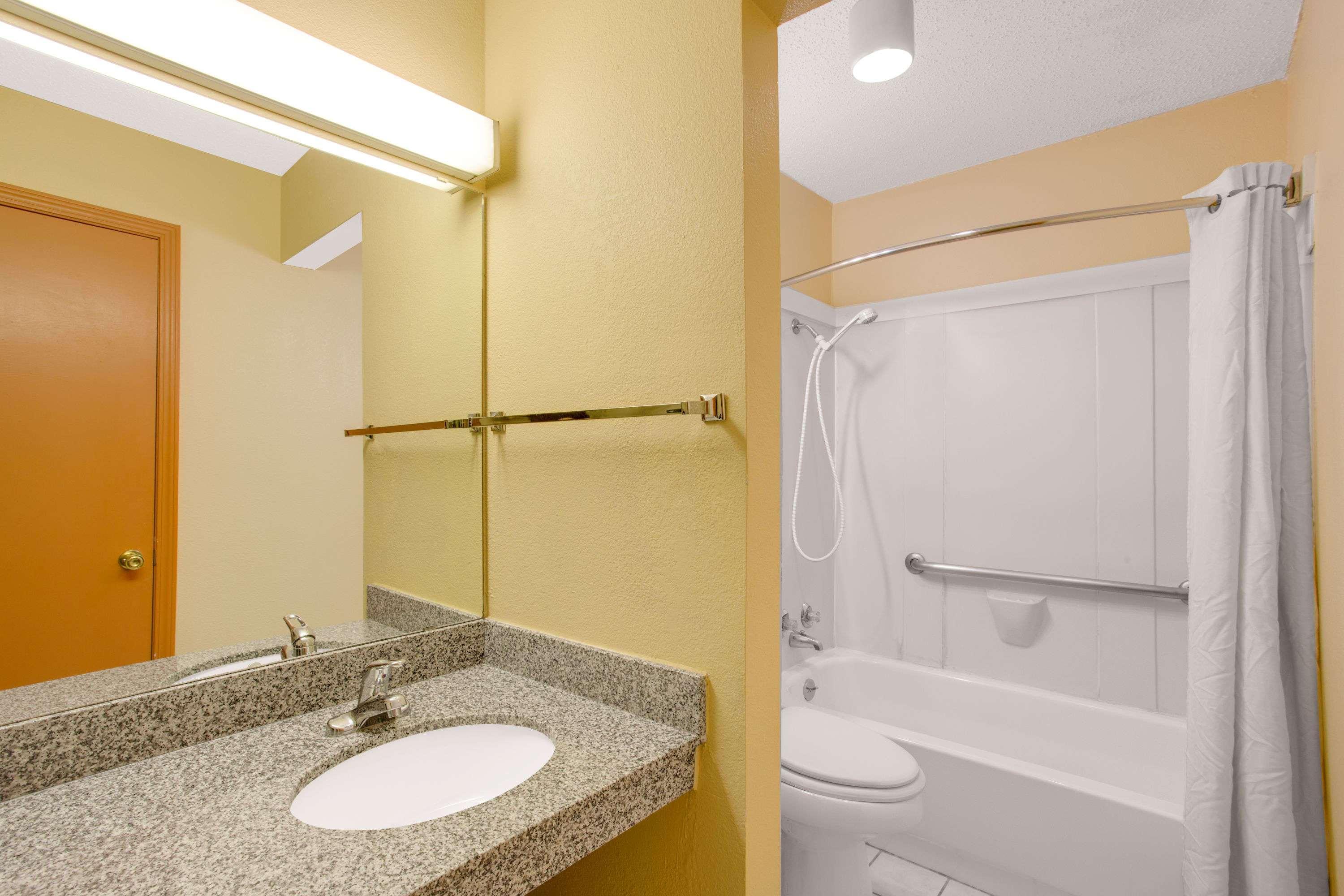 Super 8 By Wyndham Ar 2*